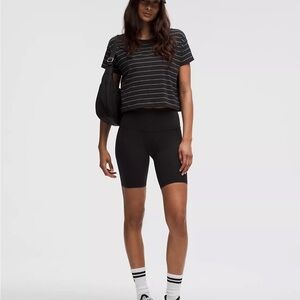 Lululemon Cates Tee
Short Serve Stripe Black White size 2